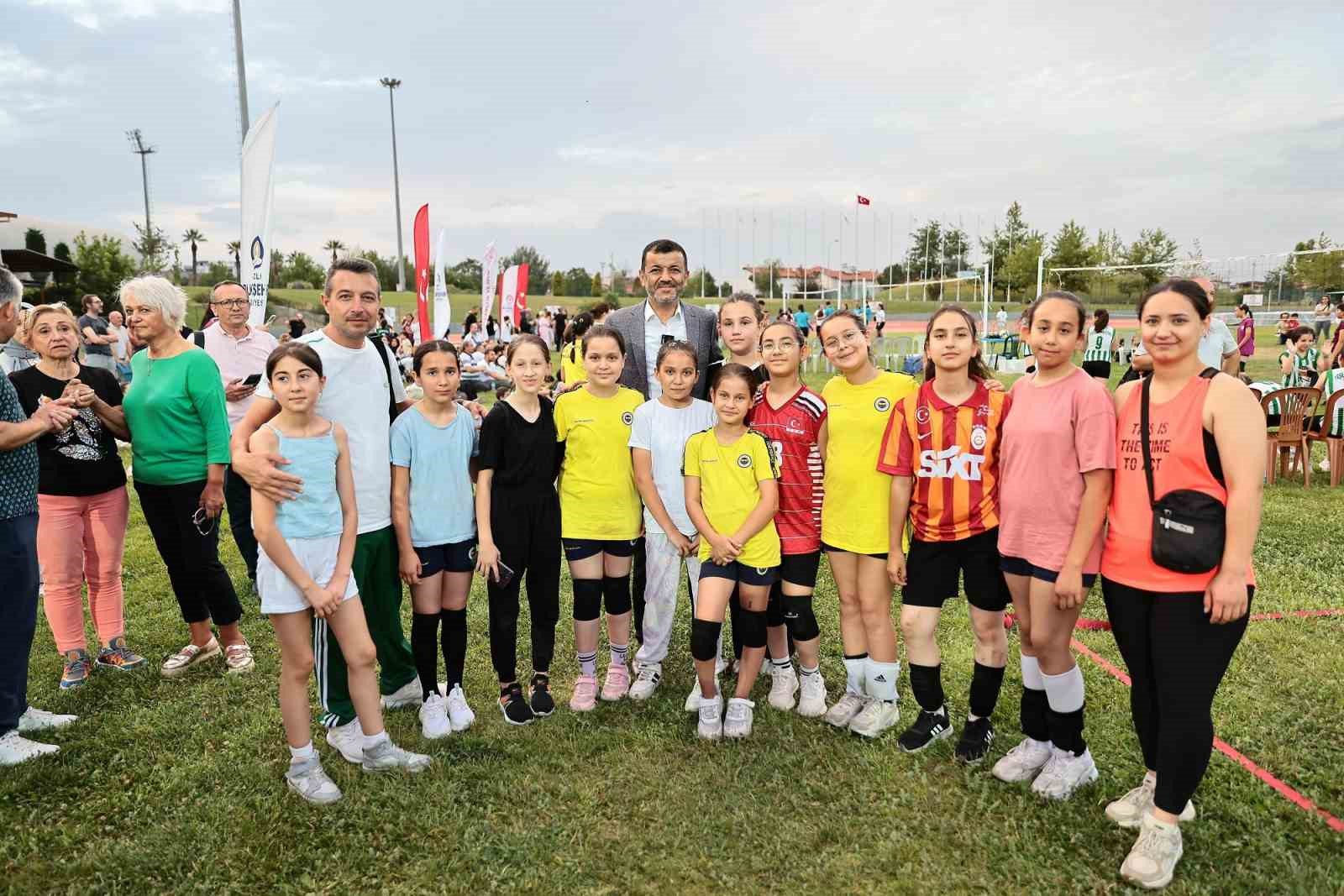 Denizli’de voleybol şenliği
