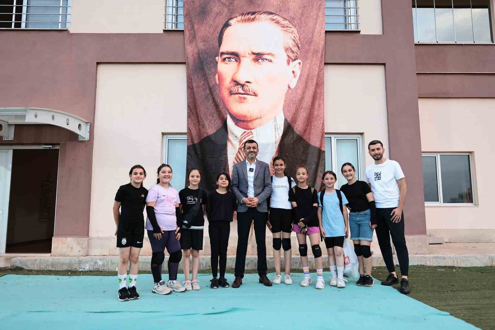 Denizli’de voleybol şenliği
