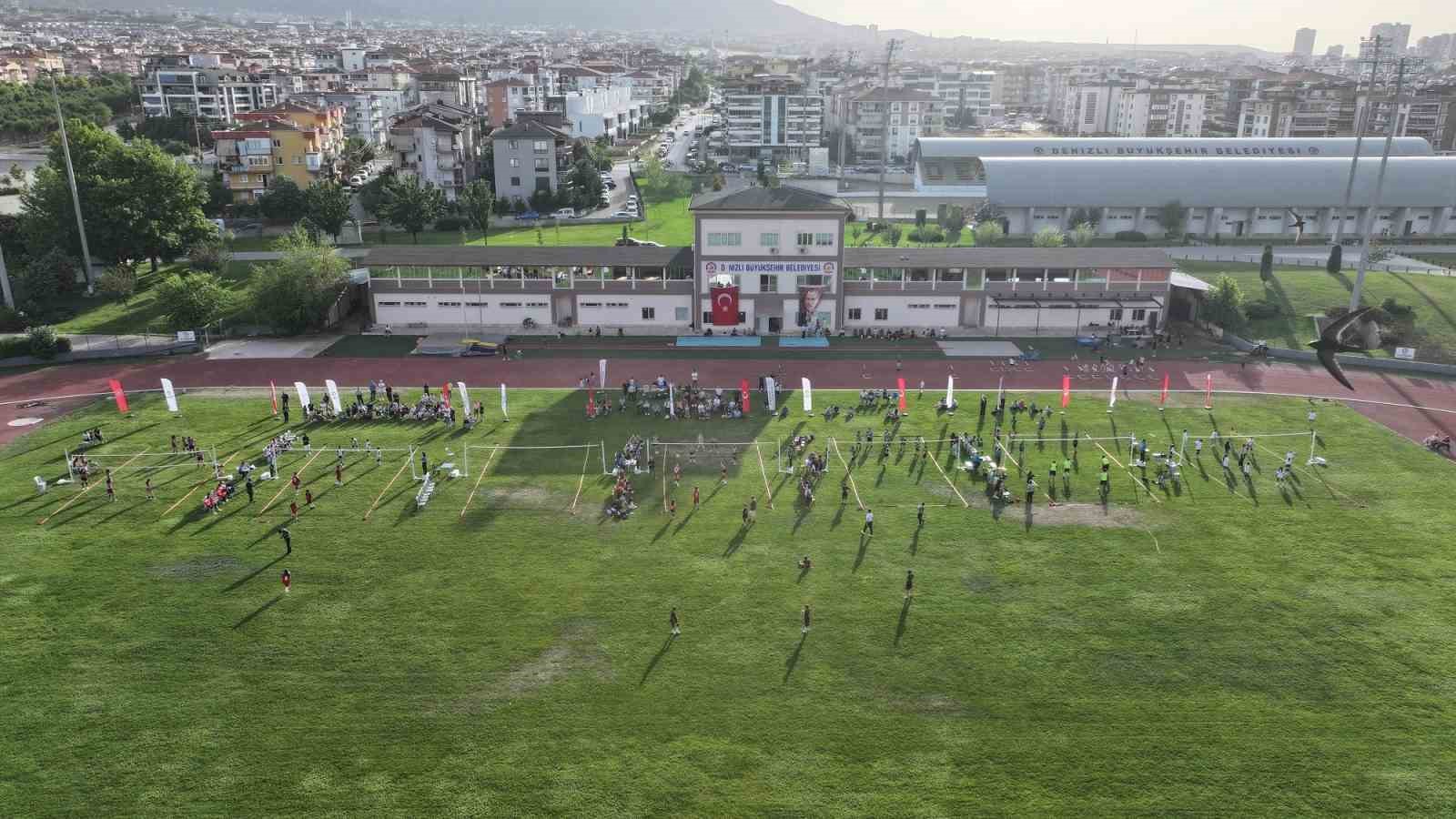 Denizli’de voleybol şenliği
