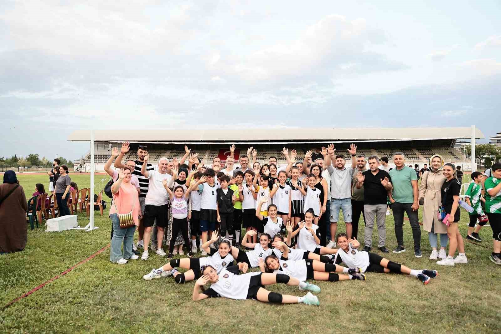 Denizli’de voleybol şenliği
