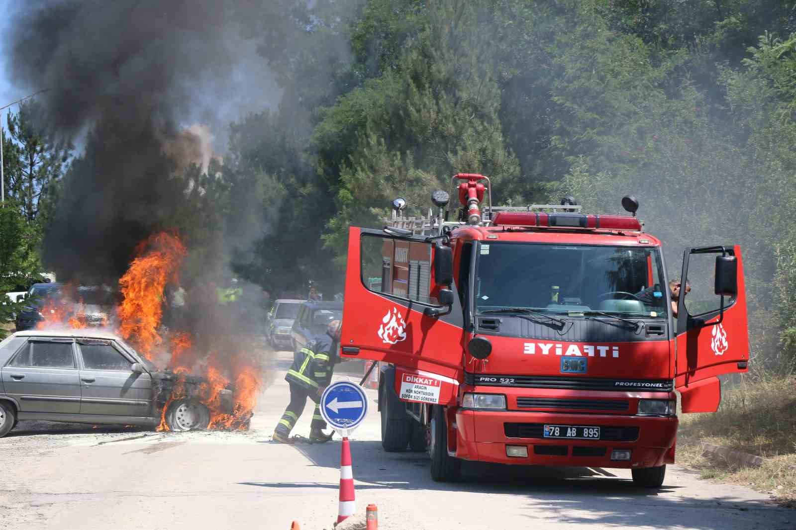 Torununu sınava getirdikten sonra otomobili alev topuna döndü
