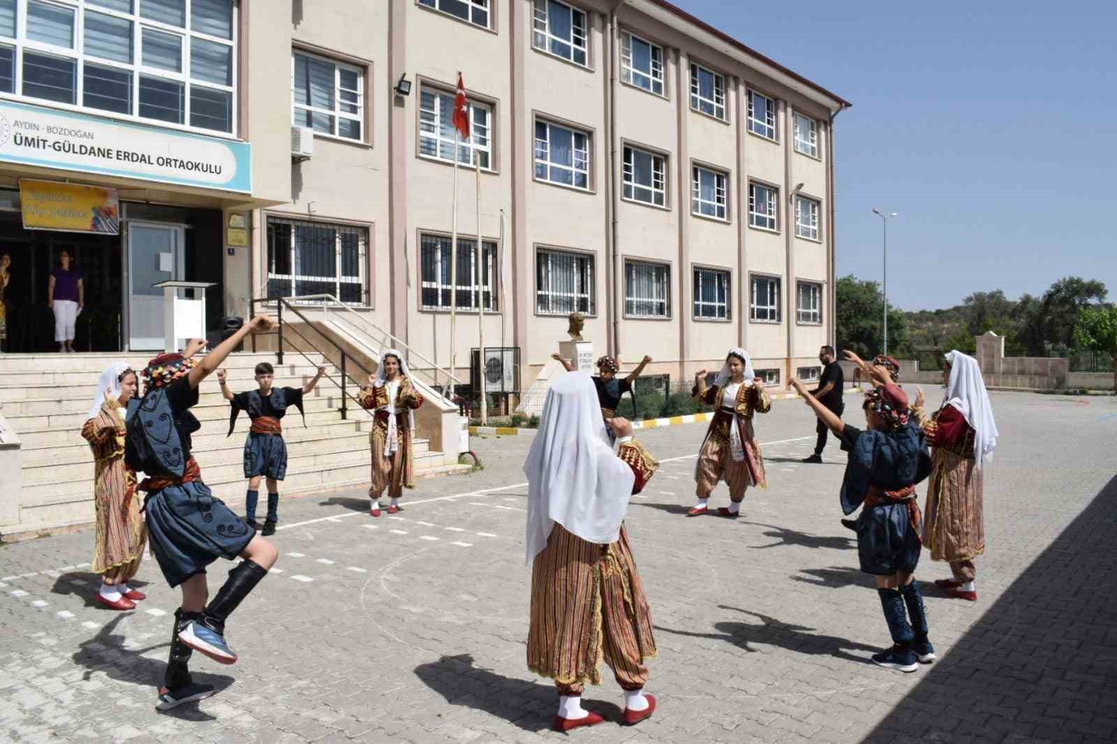 Bozdoğan’da geri dönüşüm malzemelerinden yapılan ürünler sergilendi
