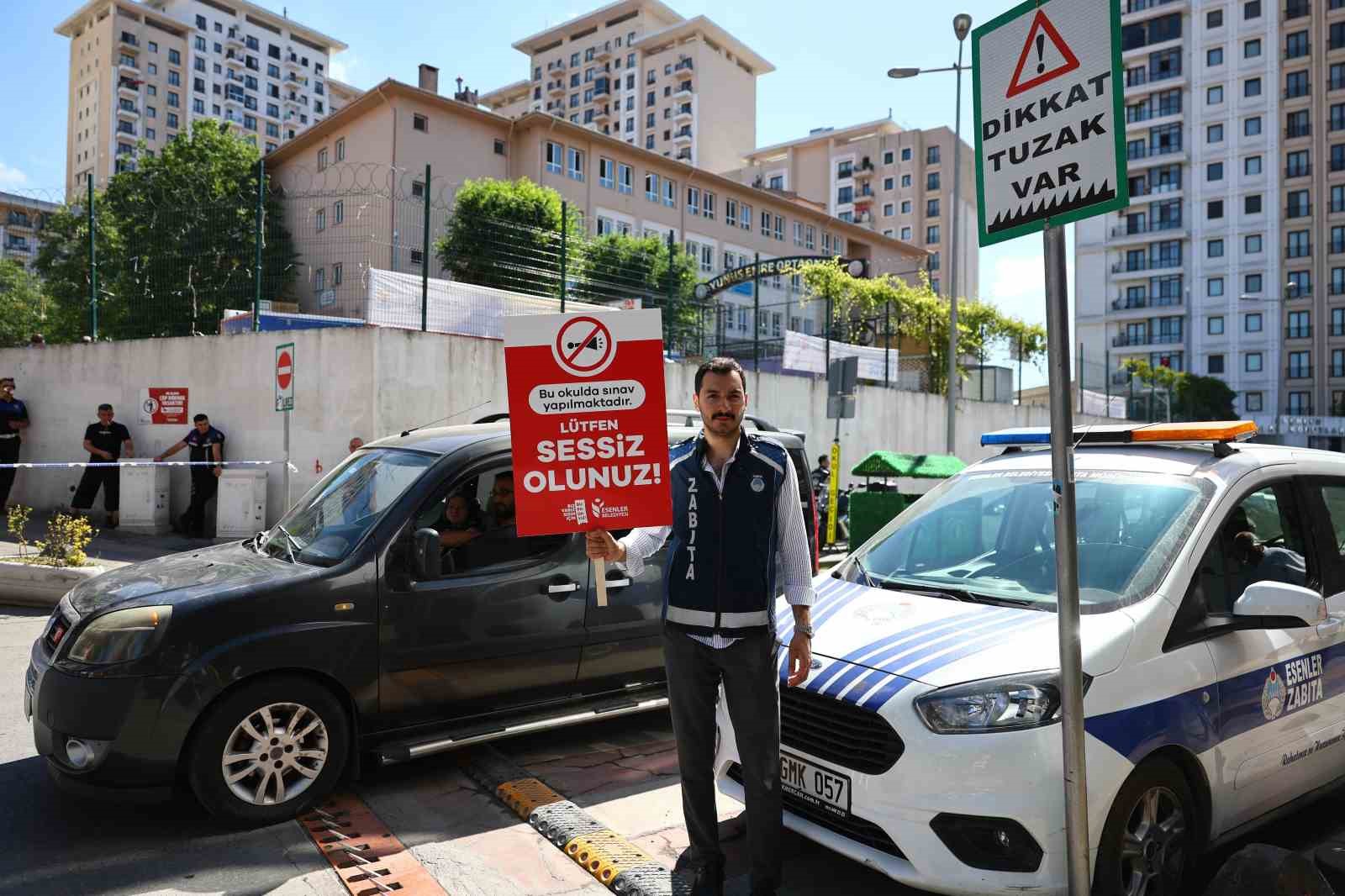 Esenler Belediyesi’nden üniversite adaylarına moral ikramı
