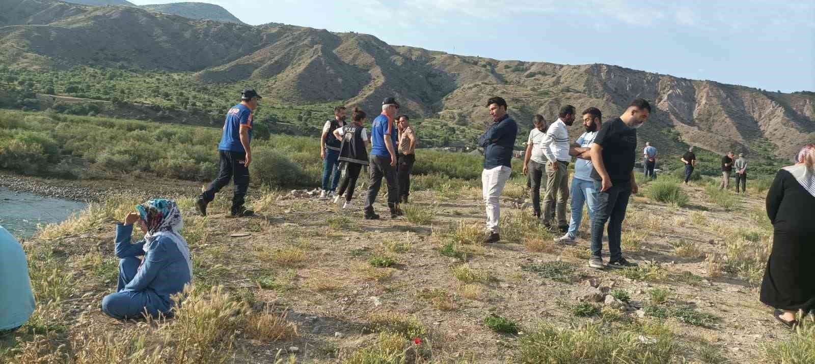 14 yaşındaki çocuk Murat Nehri’nde kayboldu
