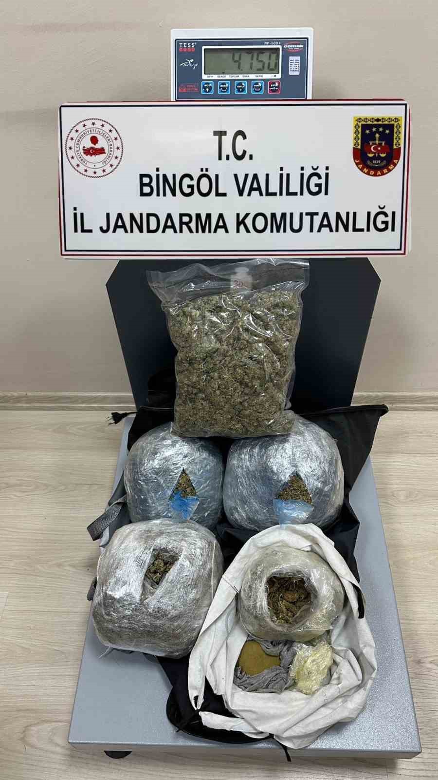 Bingöl’de zehir tacirlerine operasyon: 5 tutuklama
