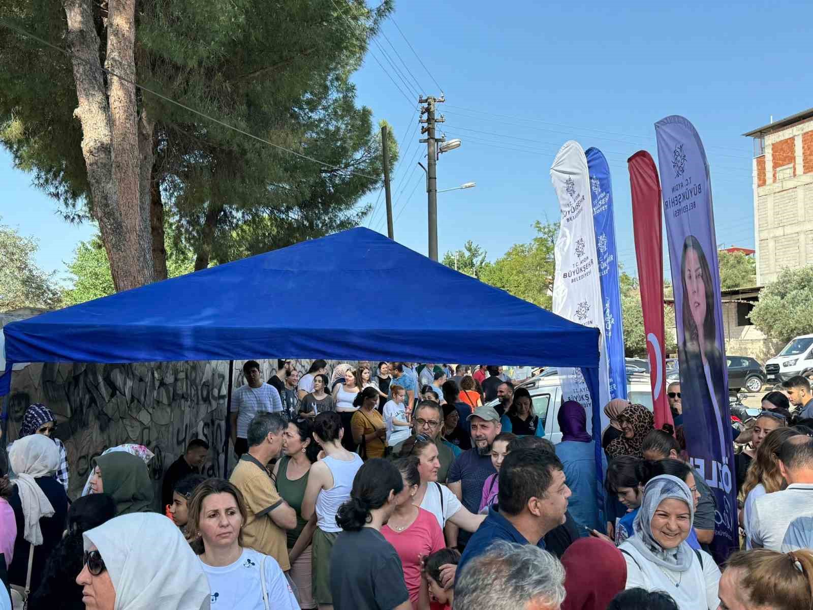 Aydın Büyükşehir Belediyesi YKS’ye katılan adayları yalnız bırakmadı
