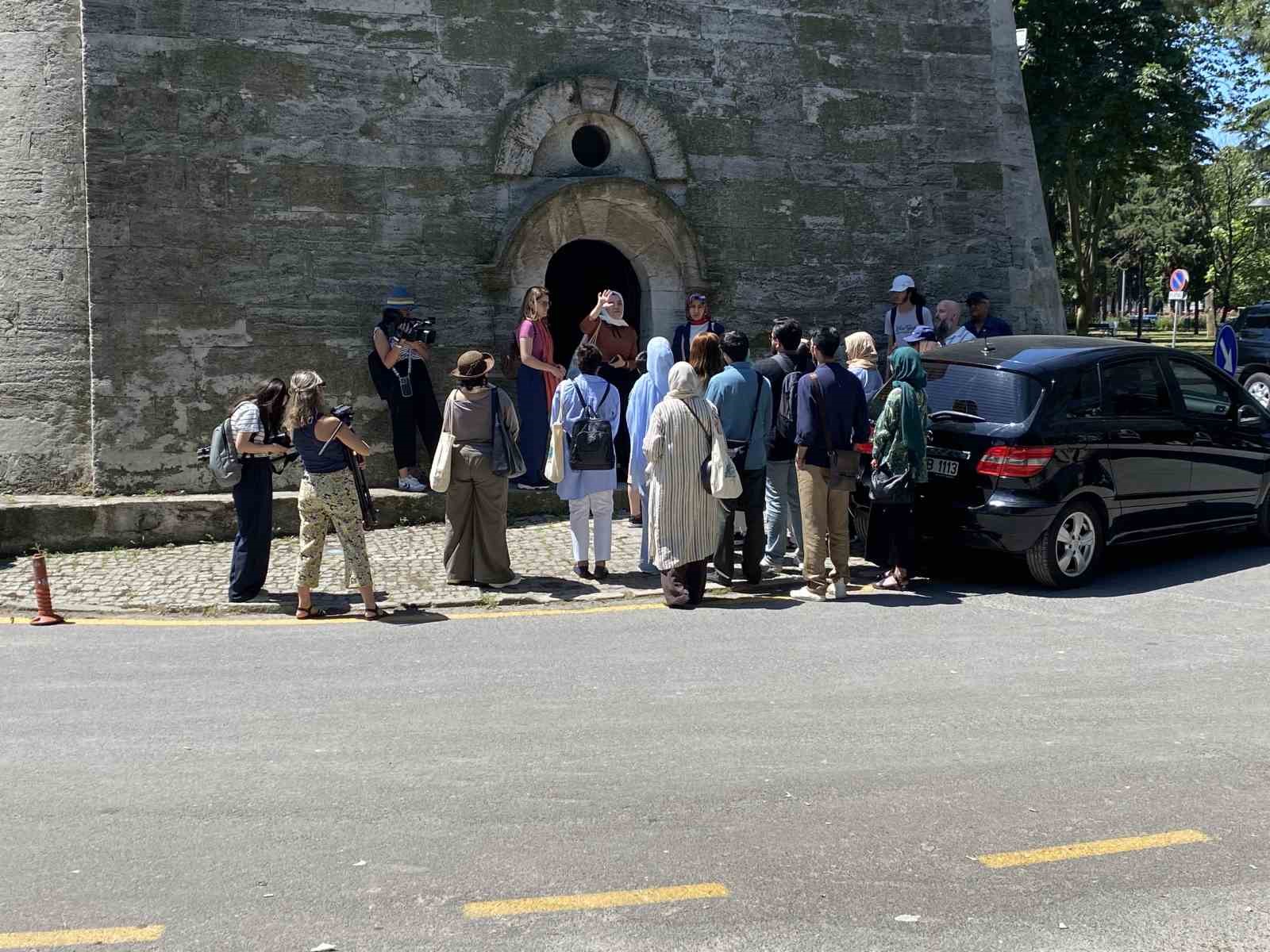 Londra’da eğitim verilen kursiyerler İstanbul’u geziyor
