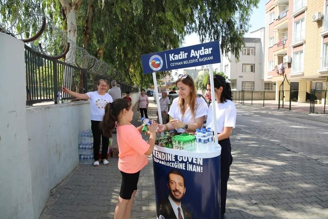 Ceyhan Belediyesi YKS’de öğrencileri yalnız bırakmadı
