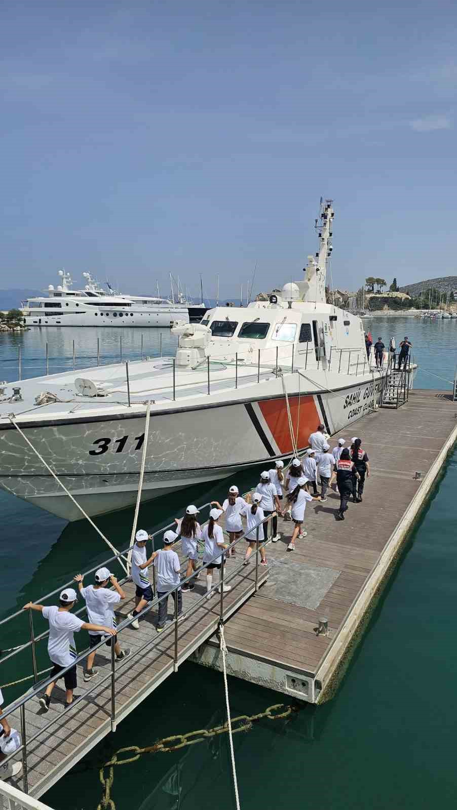 Kuşadası denizinde dip temizliği yapıldı
