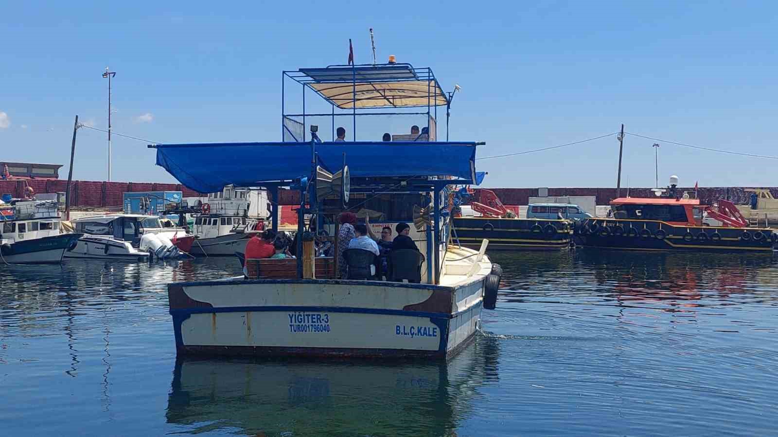 Balık için değil, özel çocuklar için denize açıldılar: Sevinçten gözyaşlarına boğuldu
