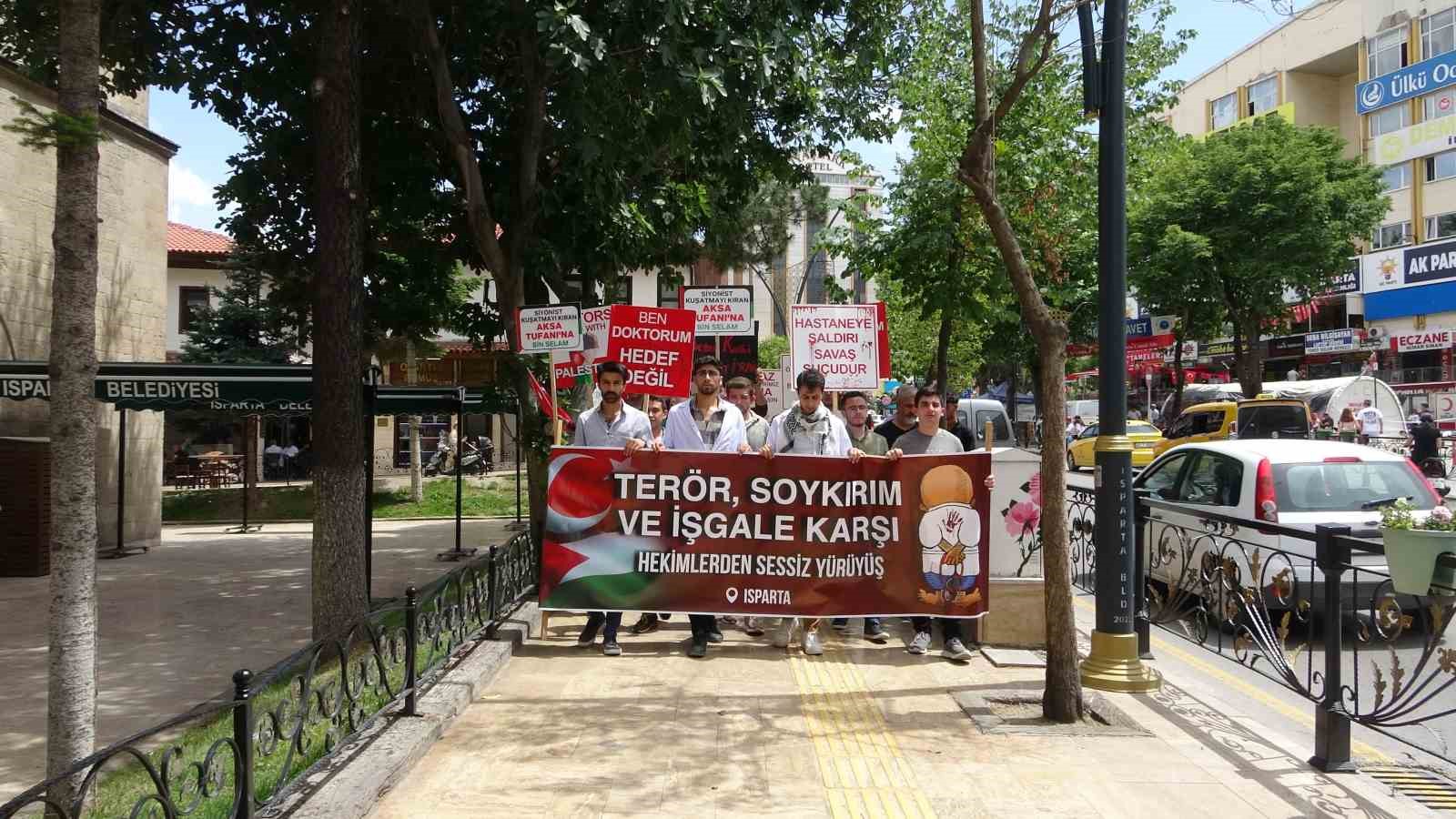 Isparta’da sağlık çalışanları Filistin için yürüdü
