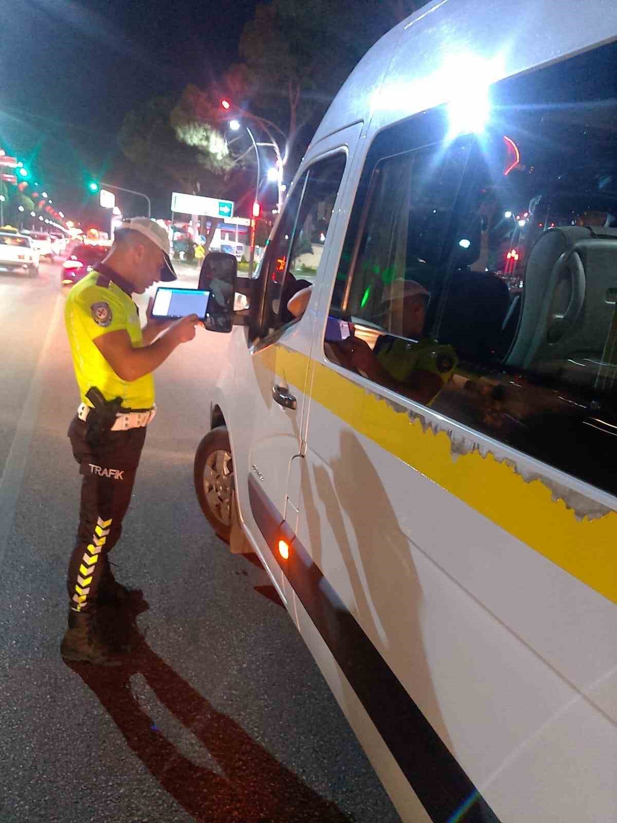 Manisa’da 4 işçi servisi trafikten men edildi
