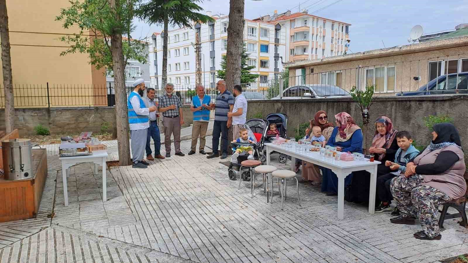 Çorum’da öğrenci velileri cami ve kuran kurslarında misafir edildi
