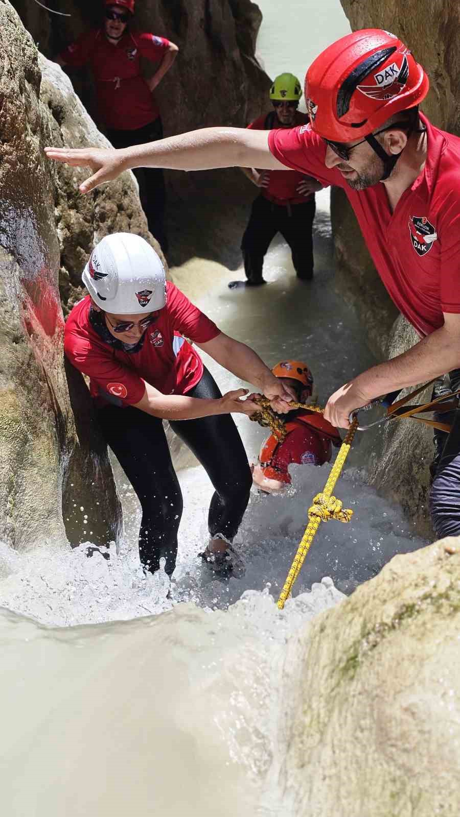 Dorlion Arama Kurtarma ekibi eğitim yaptı
