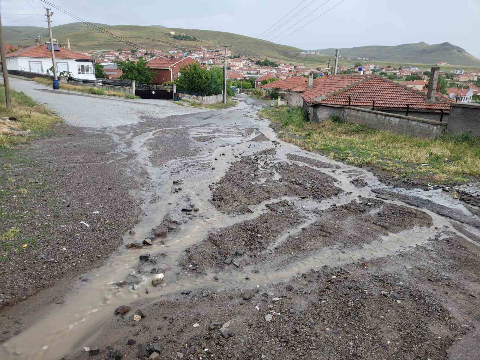 Kulu’da sağanak yağış ve dolu etkili oldu
