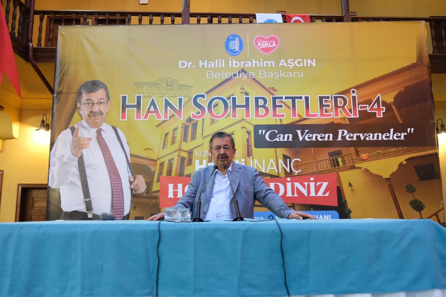 Hayati İnanç, han sohbetlerinin konuğu oldu
