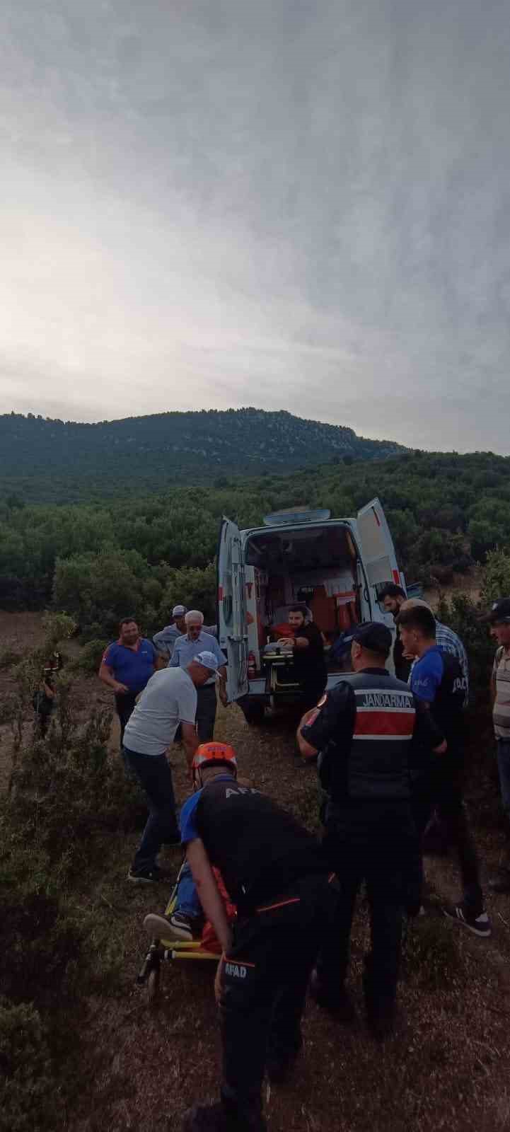 Yayladan dönerken düşerek yaralanan yaşlı adamı AFAD ekibi kurtardı
