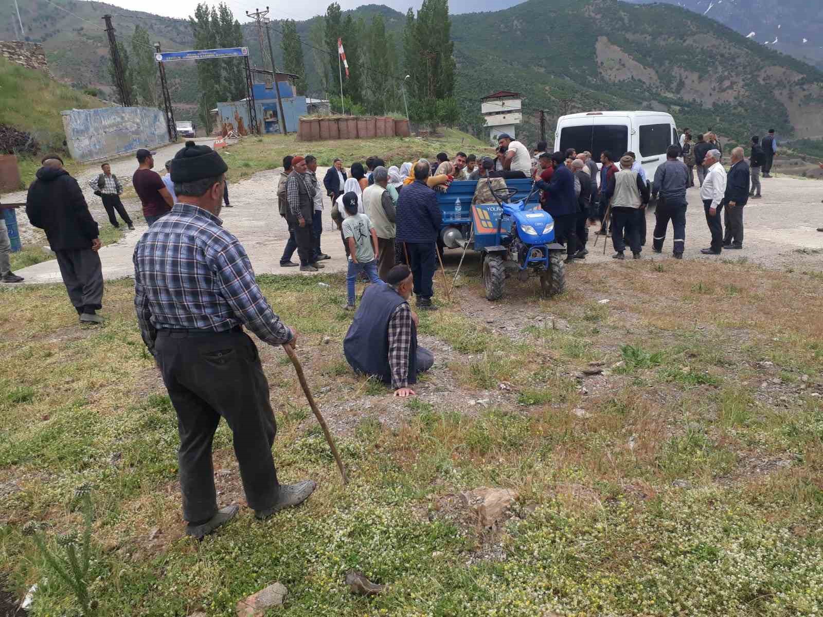 Siirt’te üzerine yıldırım düşen genç kız yaralandı
