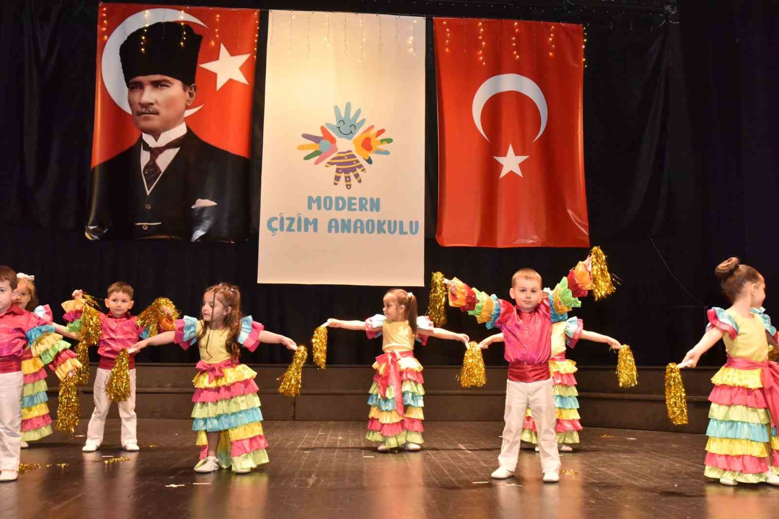 Modern Çizim Anaokulu yıl sonu gösterisi düzenlendi
