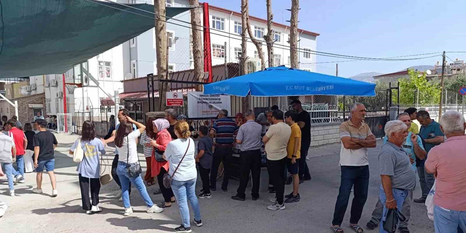 Mut Belediyesi YKS velilerini unutmadı
