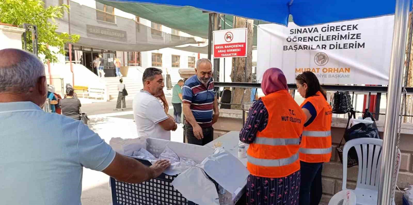 Mut Belediyesi YKS velilerini unutmadı
