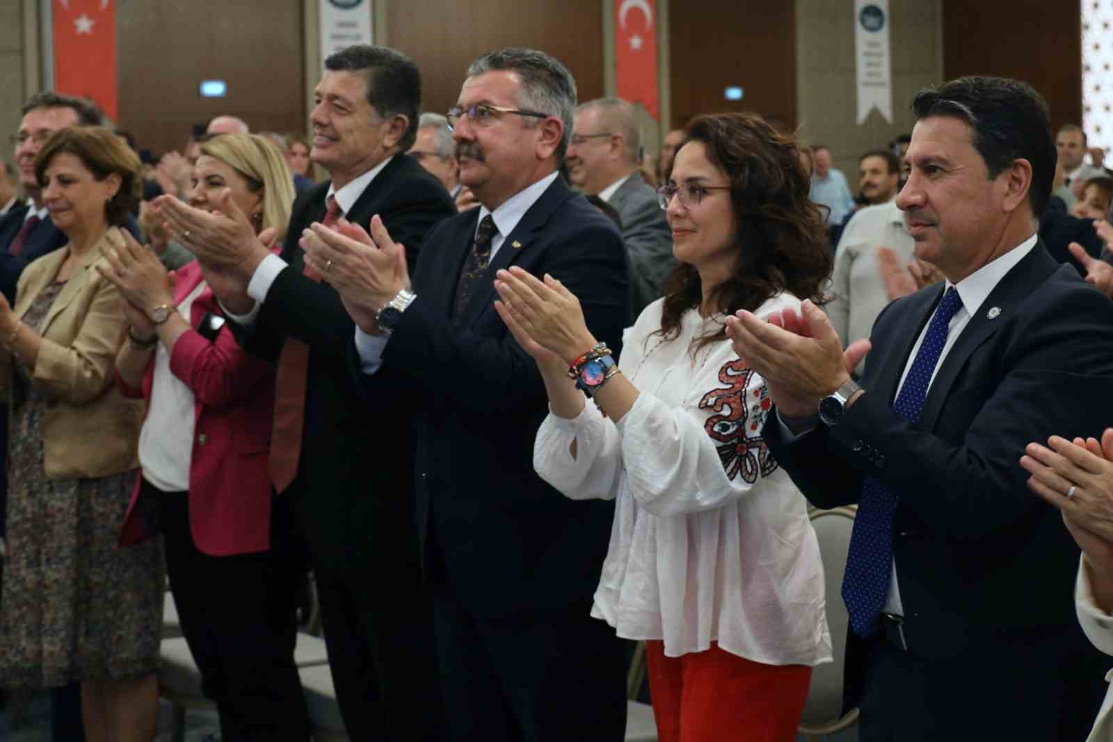 Başkan Köksal Tarihi Kentler Birliği encümen üyesi seçildi
