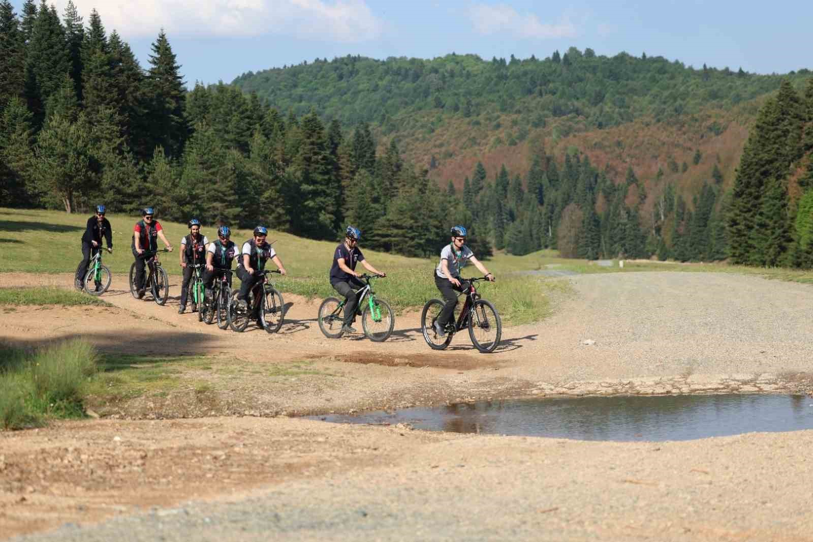 Kağıtsporlu izciler Samanlı Dağlarını bisikletle keşfe çıktı
