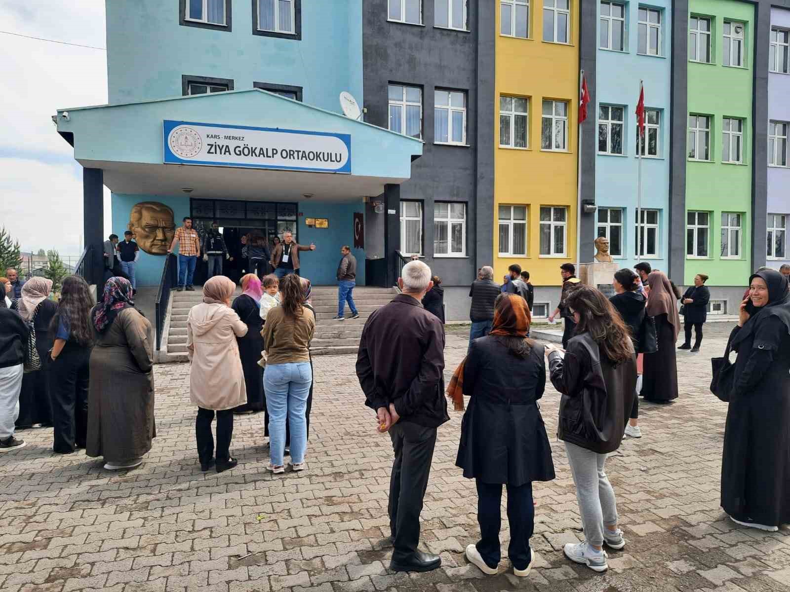 Kars’ta YSK sınavının 2’inci oturumu başladı
