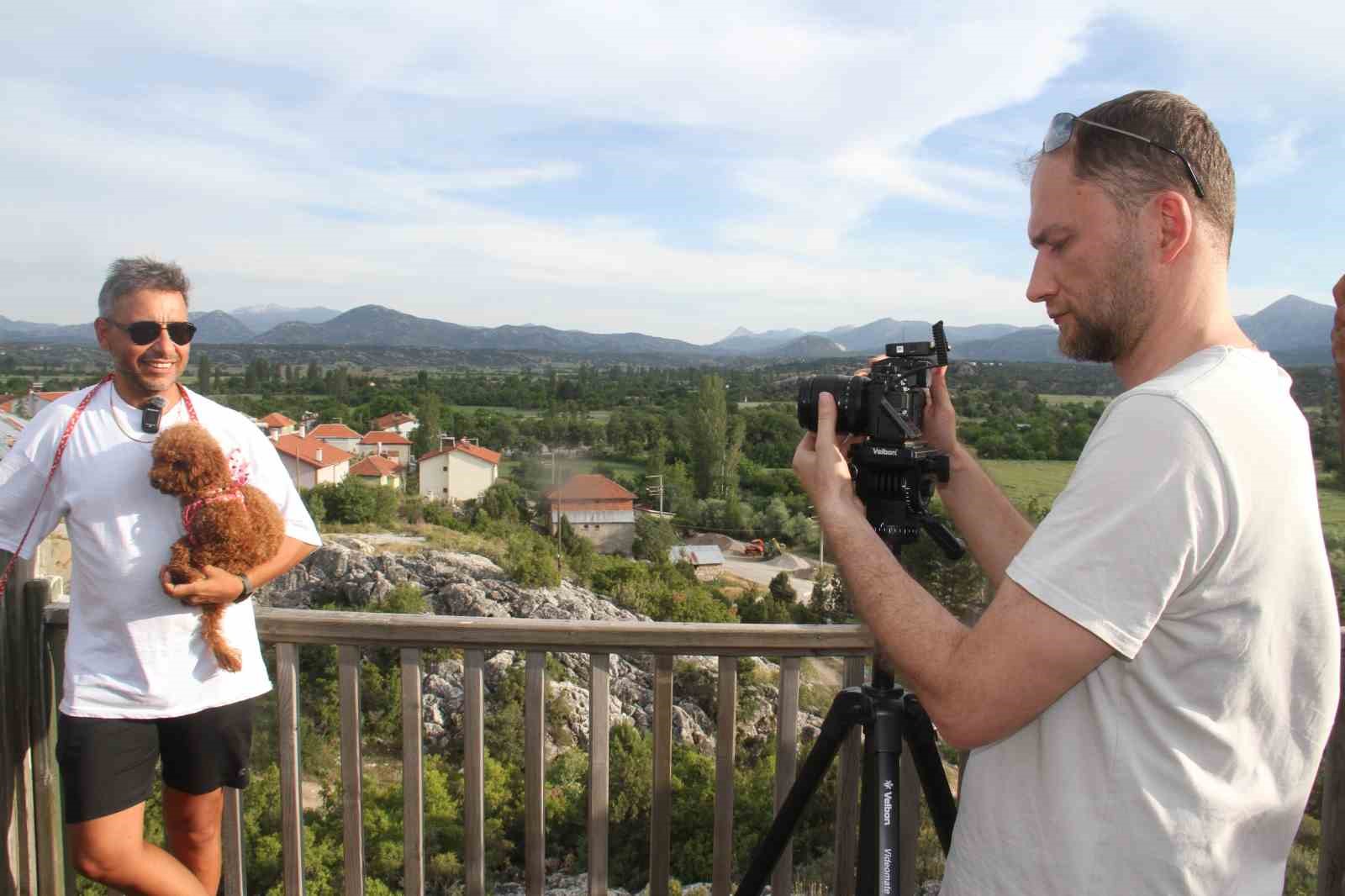 Beyşehir’de leyleklerin mekanları fotoğraf tutkunlarına doğal stüdyo oldu
