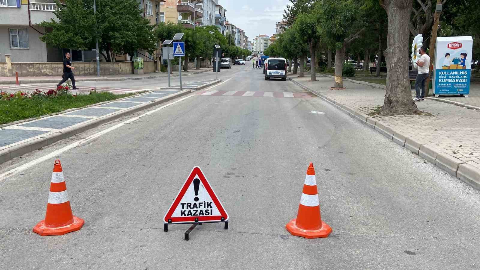 Karaman’da 2 araca çarpan motosiklet sürücüsü ağır yaralandı
