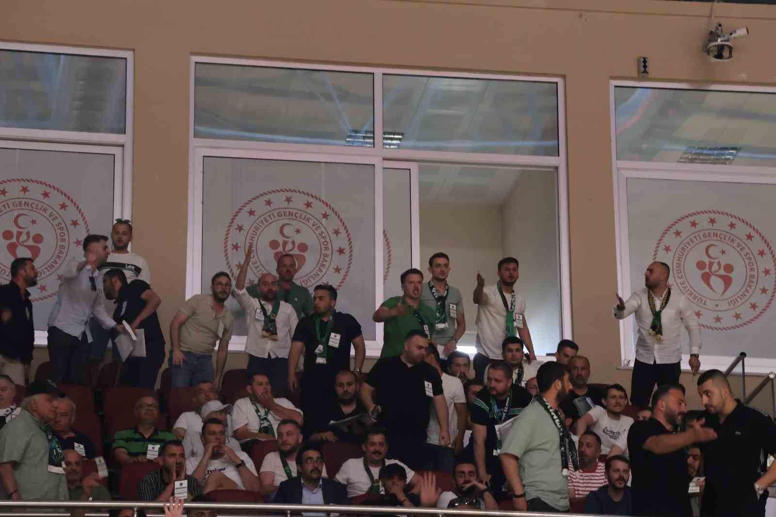 Kocaelispor’da olaylı kongre
