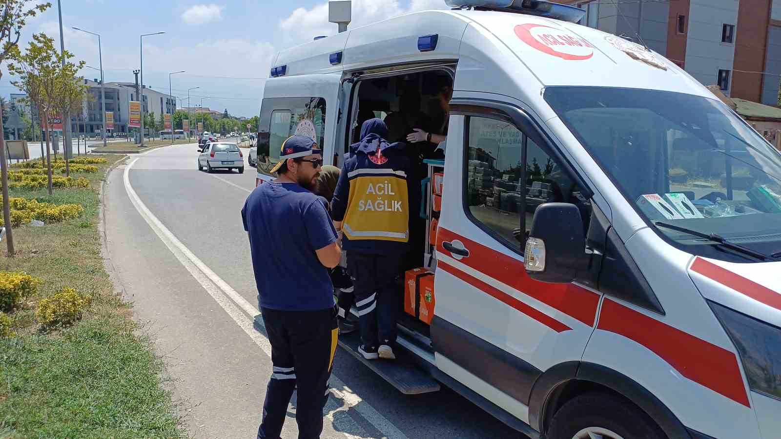 Özel halk otobüsü ile otomobil çarpıştı: 5 yaralı
