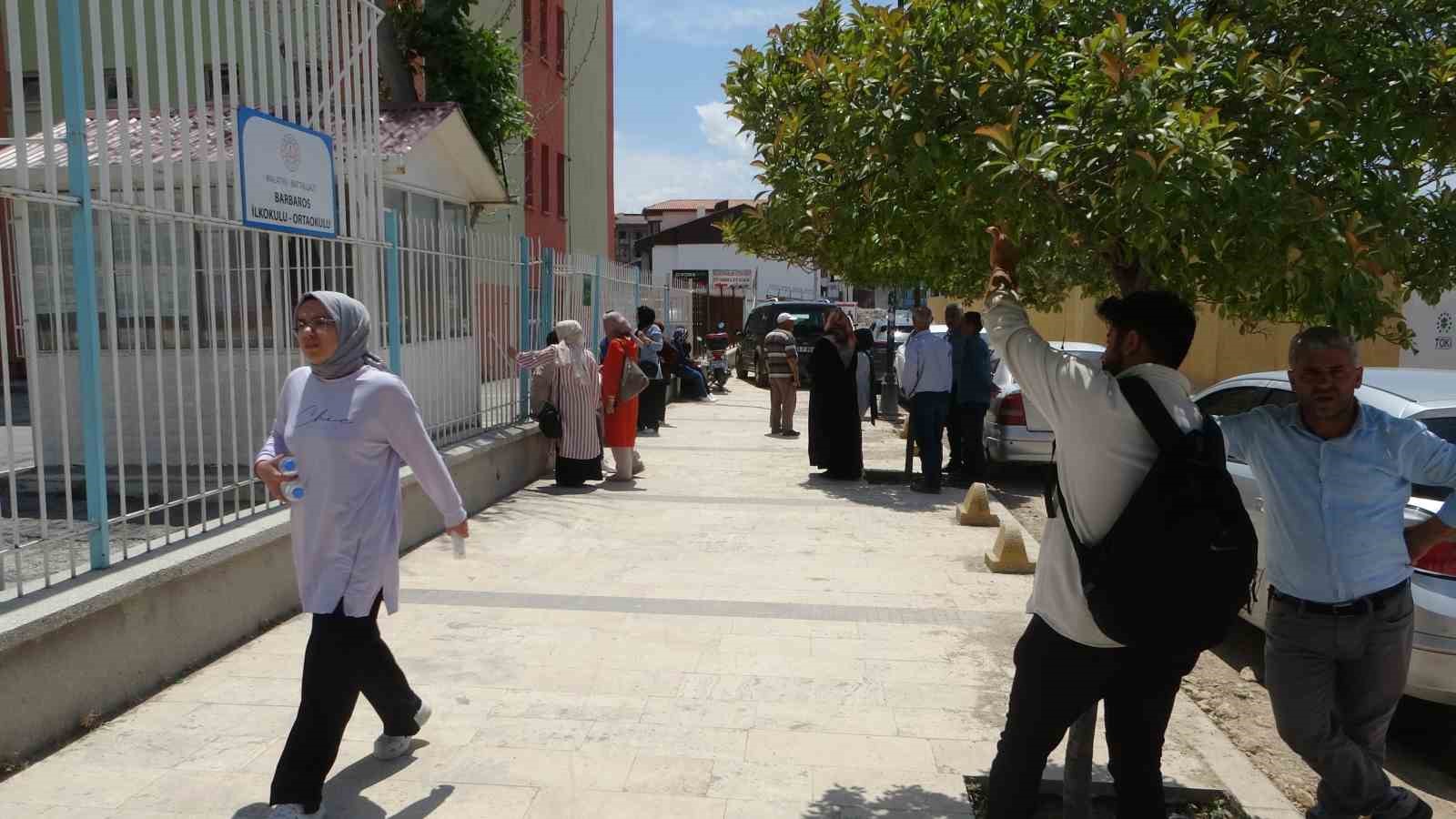 Malatya’da, YKS’nin ikinci oturumu sona erdi
