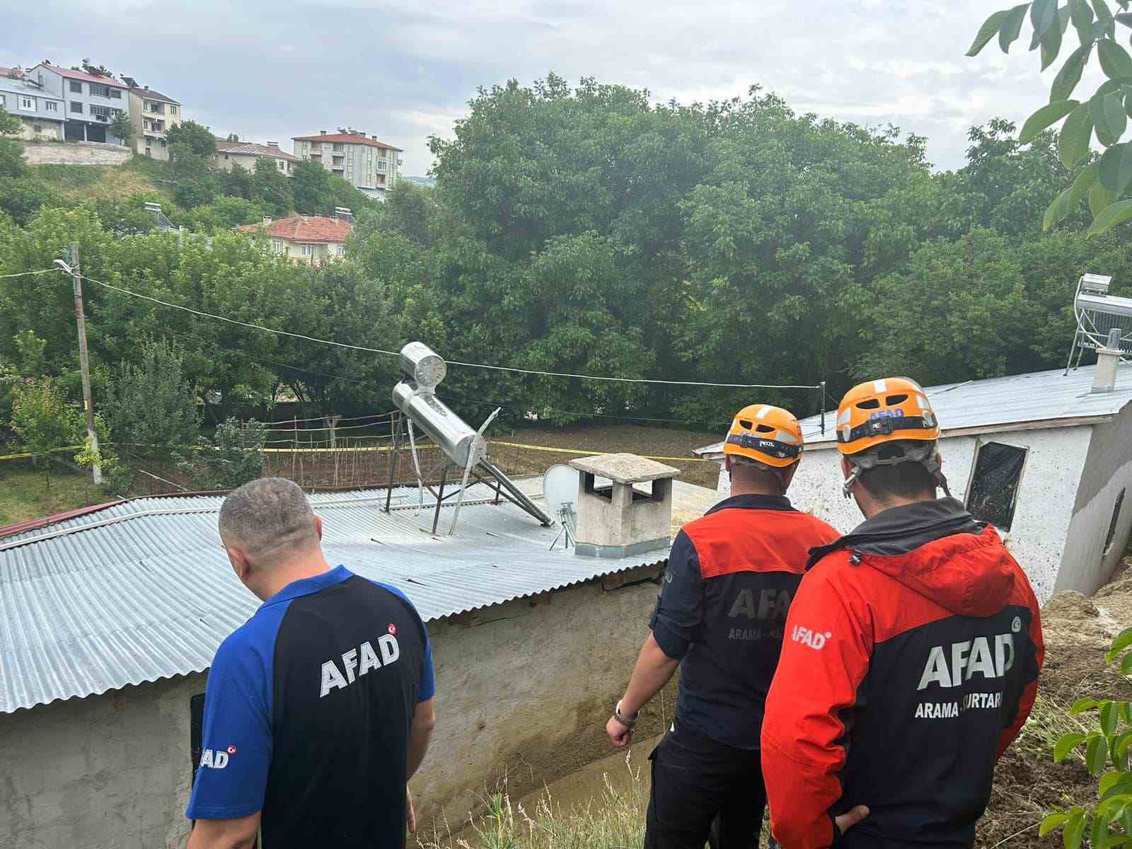 Sivas’ta heyelan meydana geldi, facianın eşiğinden dönüldü
