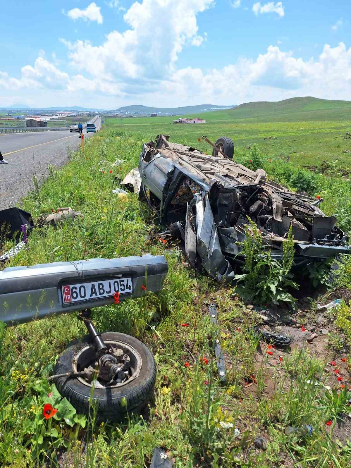 Kars’ta trafik kazası 1’i ağır 2 yaralı
