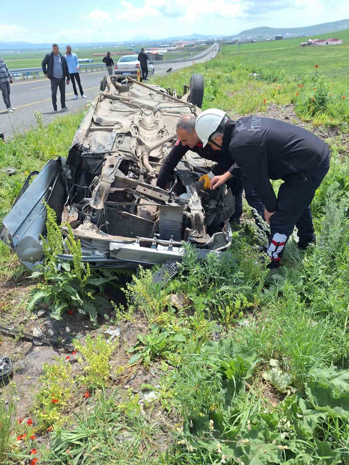 Kars’ta trafik kazası 1’i ağır 2 yaralı
