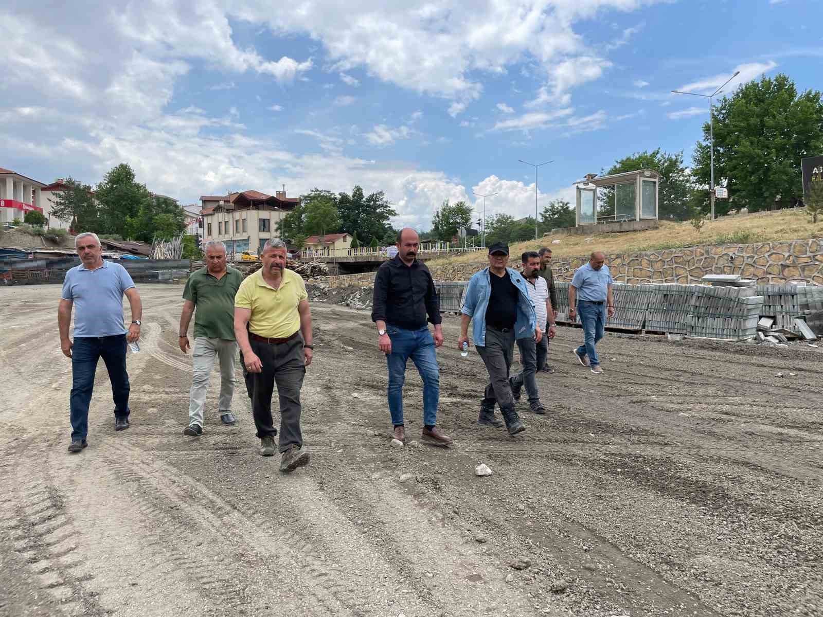 Selin vurduğu ilçede temizlik ve hasar tespit çalışmaları başladı
