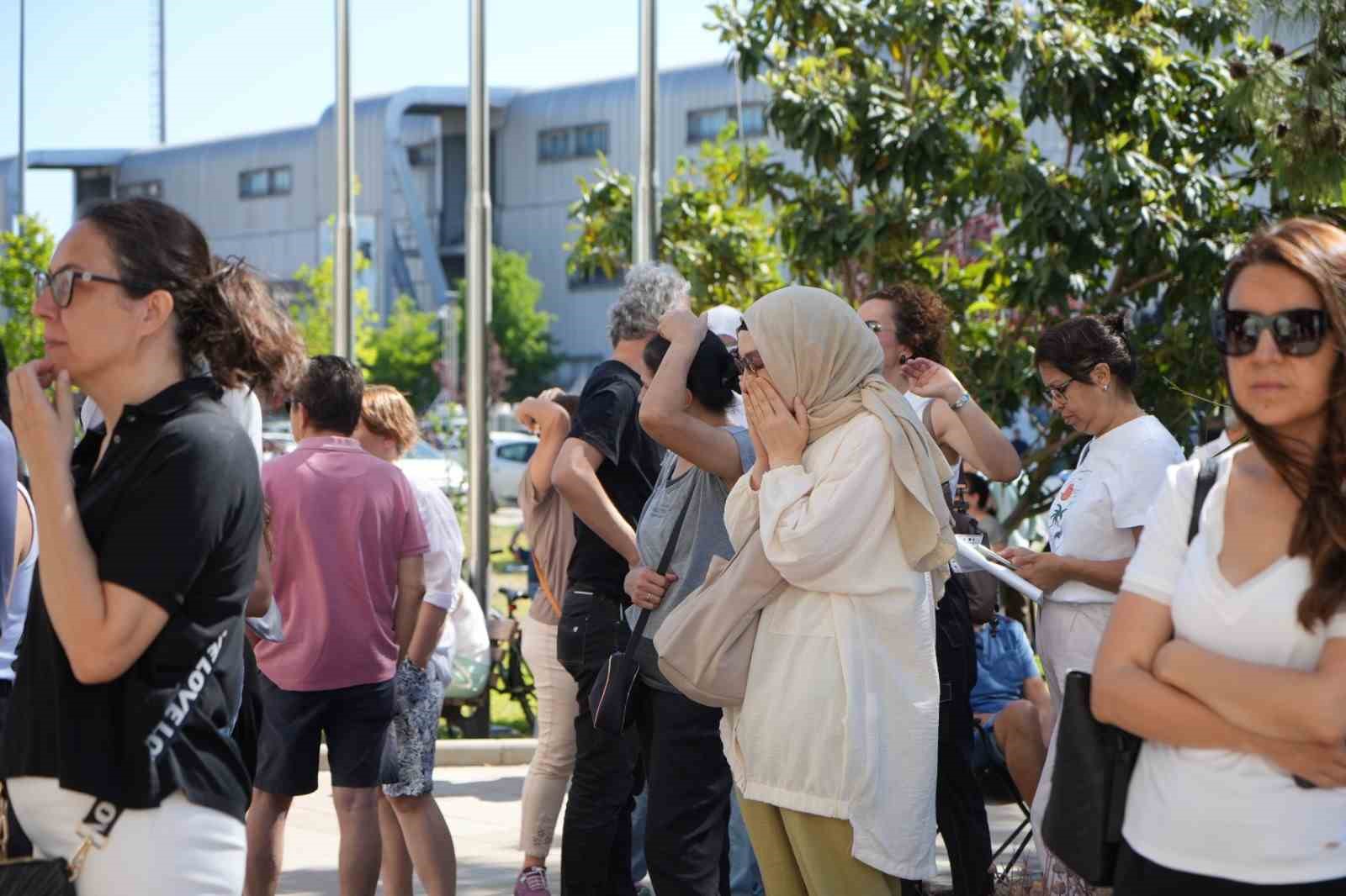 YKS’ye geç kalan adayın imdadına polis ekipleri yetişti
