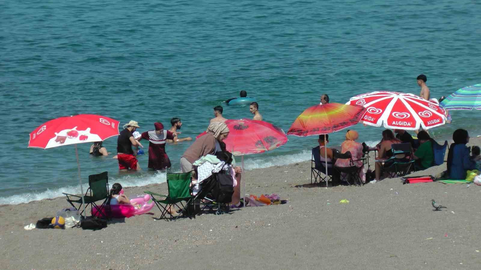 Karadeniz sahilleri tıklım tıklım
