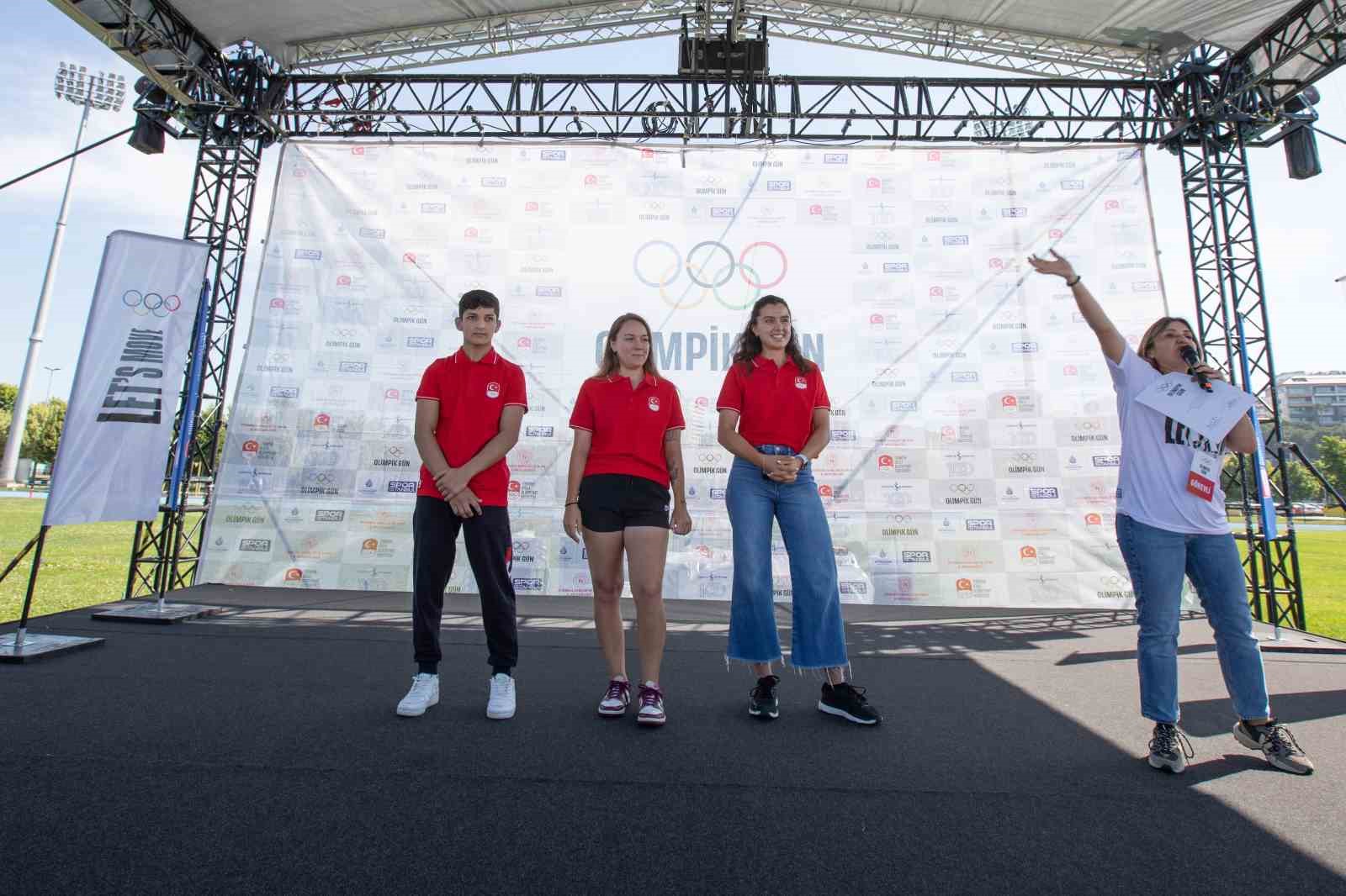 İstanbul’da yüzlerce çocuk ve milli sporcular Olimpik Gün’ü kutladı
