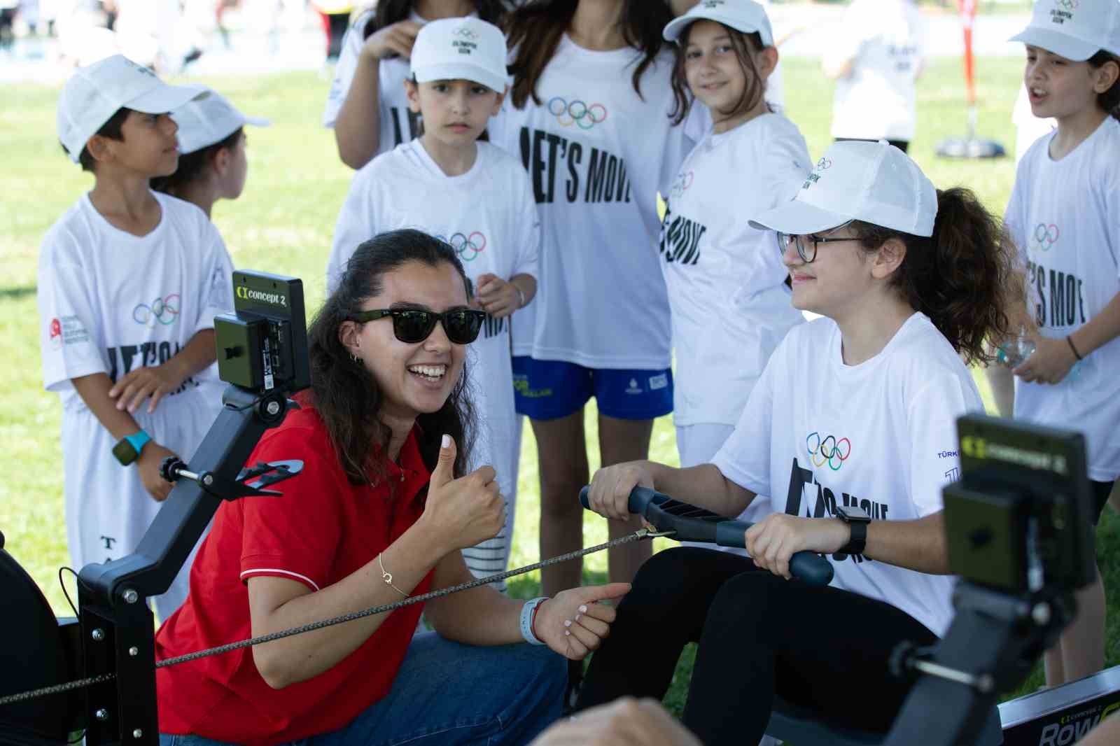 İstanbul’da yüzlerce çocuk ve milli sporcular Olimpik Gün’ü kutladı
