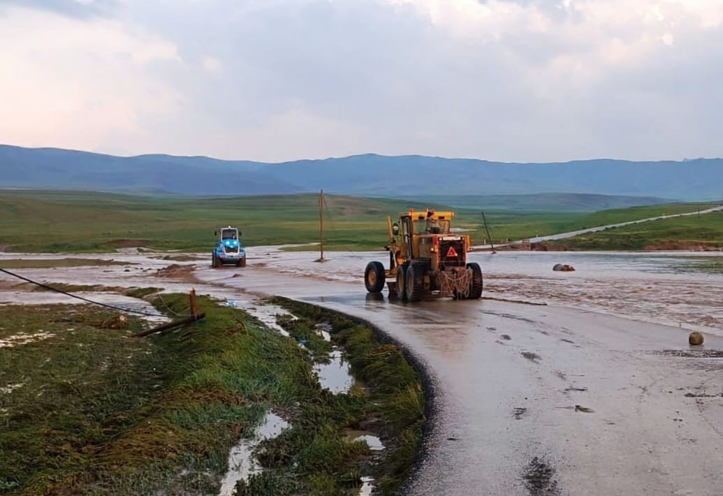 Van Saray’da sel: 2 büyükbaş, 100’e yakın küçükbaş hayvan telef oldu
