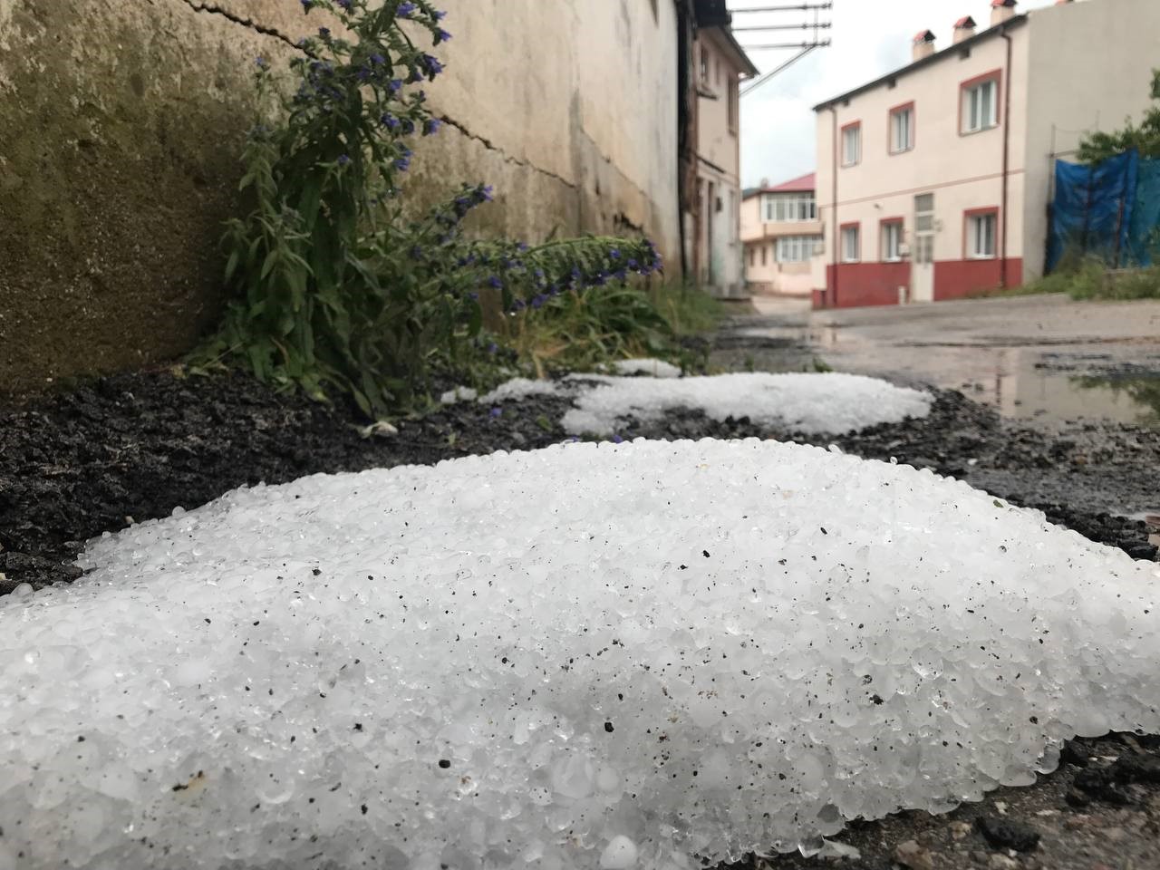 Bayburt’ta fındık büyüklüğünde dolu yağdı
