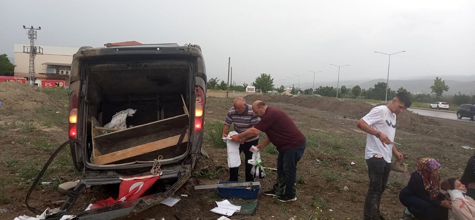 Erzincan’da trafik kazası: 4 yaralı
