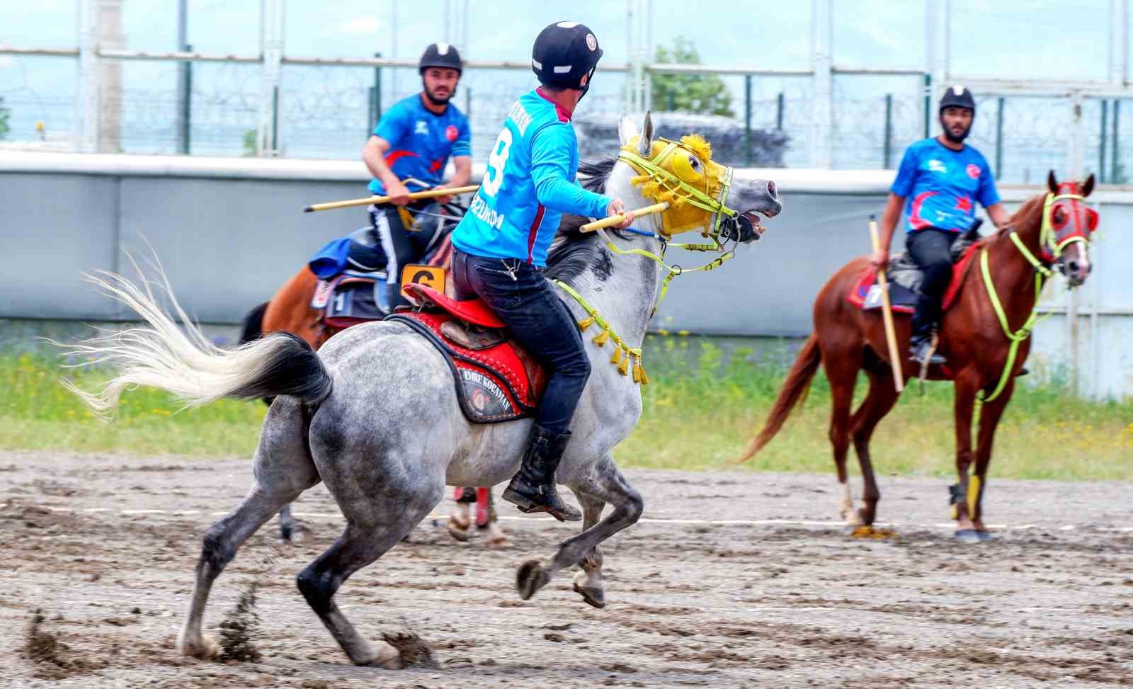 Erzurum’da cirit heyecanı sürüyor
