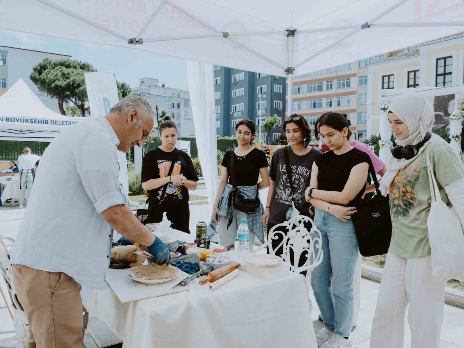 Yeşilçam’ın efsane ismi Ediz Hun Samsun’da sanatseverlerle buluştu
