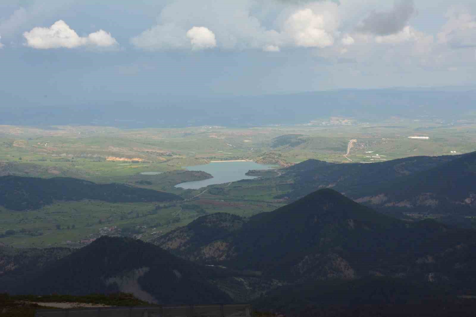 Duman avcıları 2 bin rakımda yangın nöbetinde
