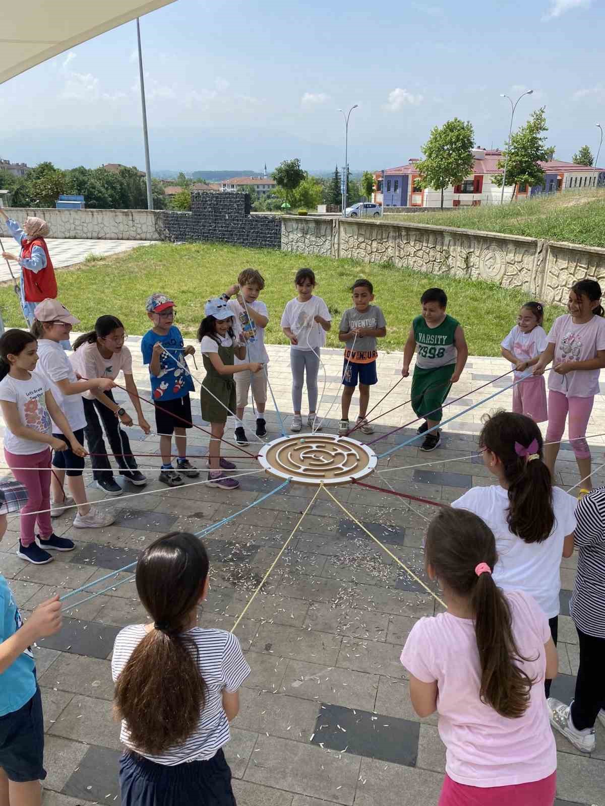 Merkezin minikleri piknikte buluştu
