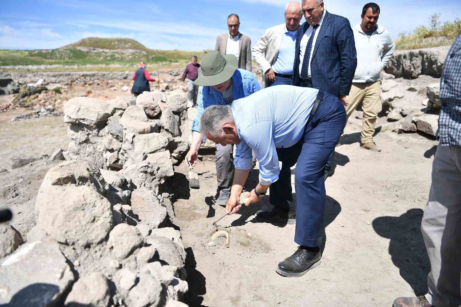 Başkan Büyükkılıç, Kültepe’de 76’ncı yıl kazı çalışma sezonunu başlattı
