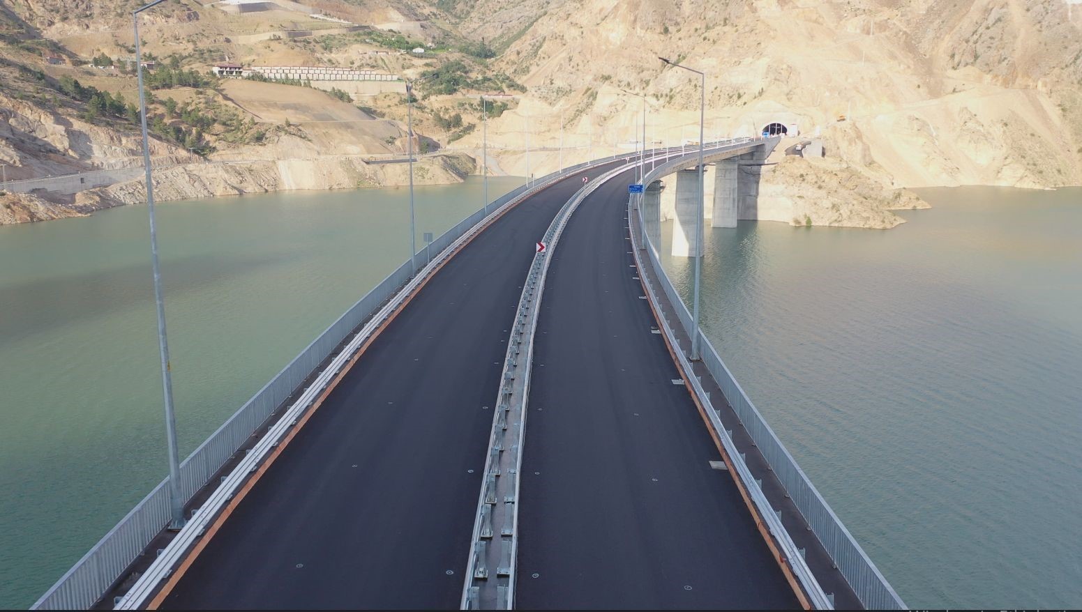 Yusufeli Merkez Viyadüğü yarın hizmete açılıyor
